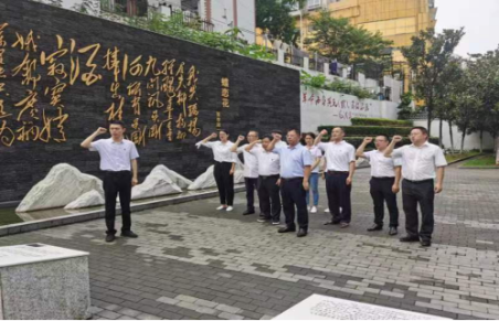 安博官方网站投资发展部党支部到识字里社区开展主题党日暨志愿服务活动