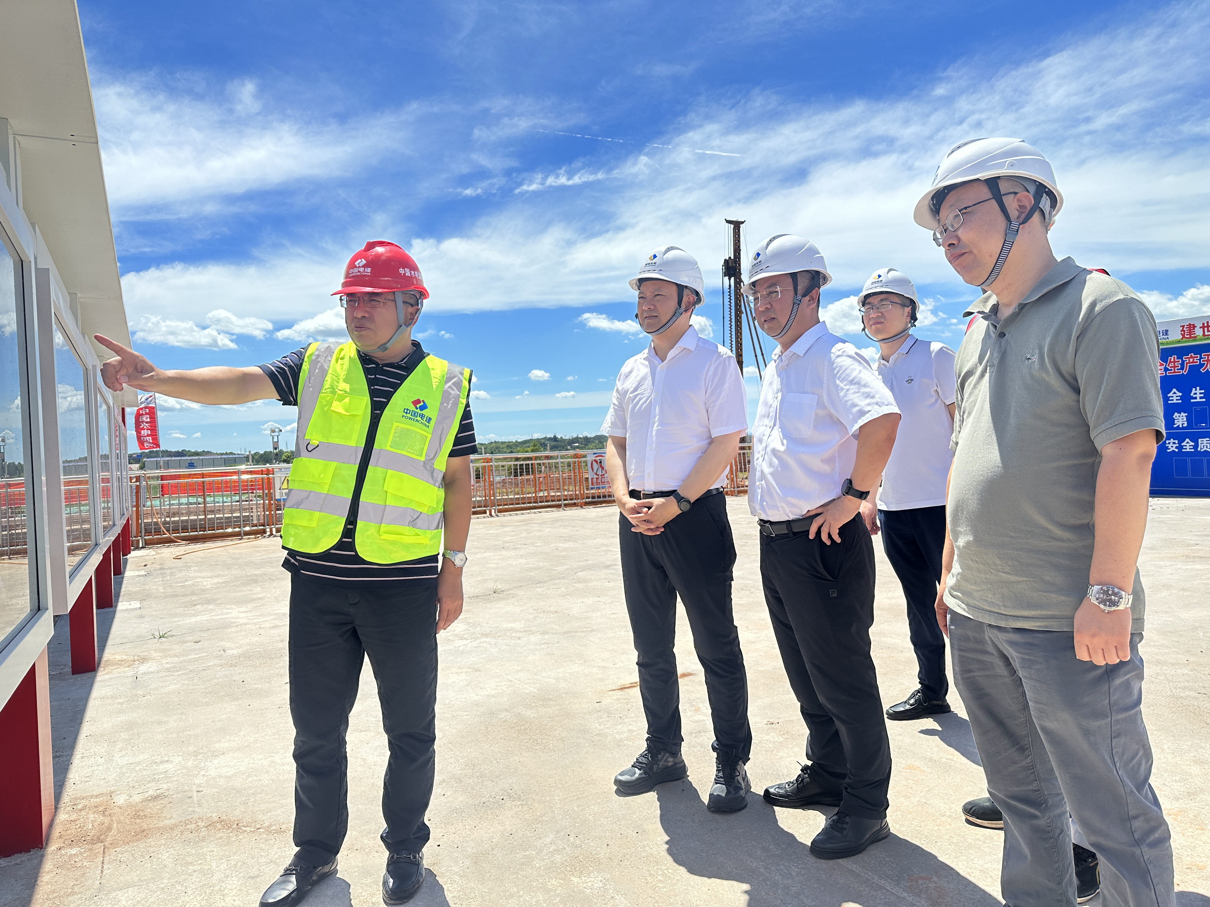 张小雁带队调研督导株洲航电分安博官方网站项目建设及安全生产工作